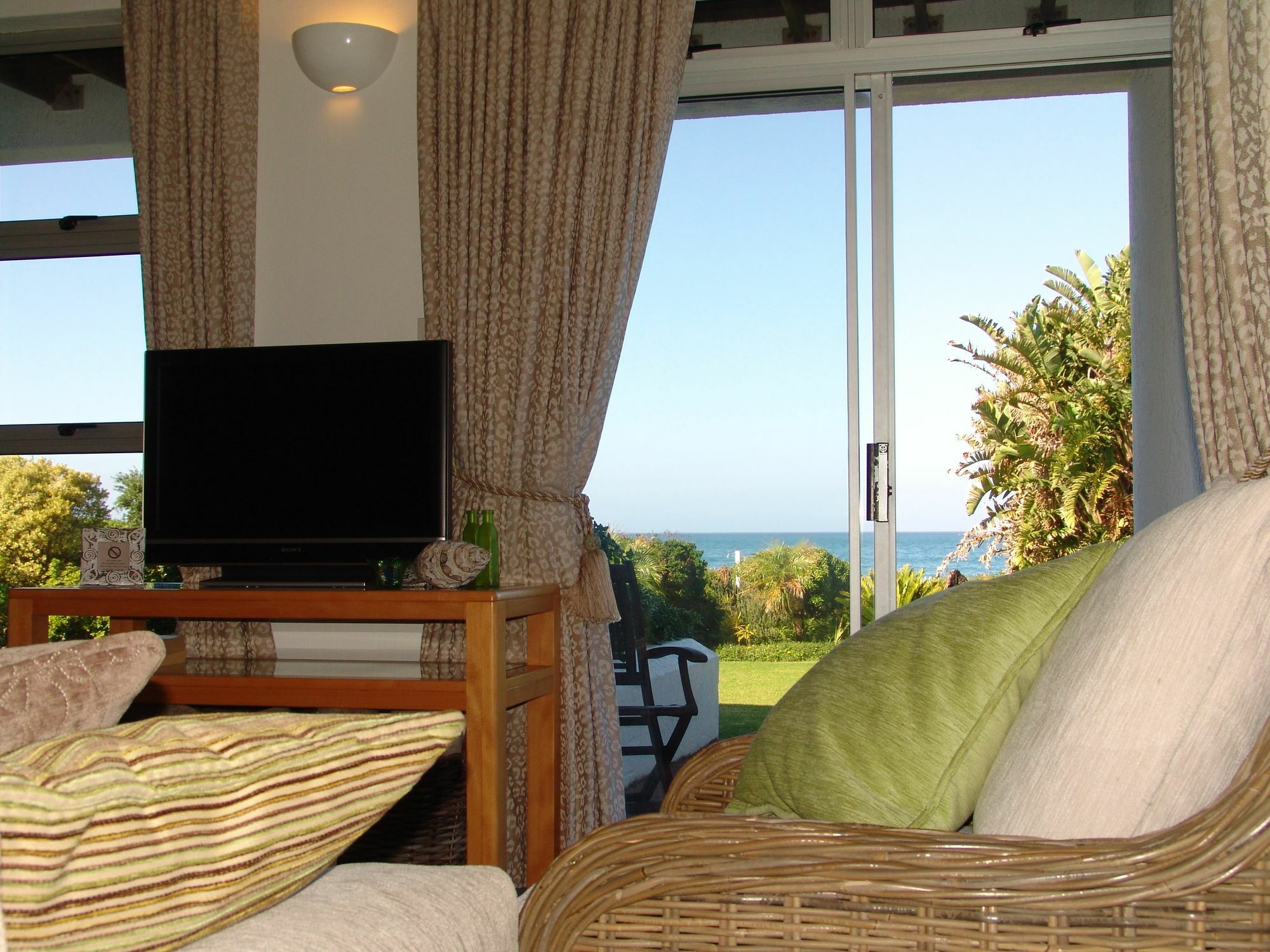 Hotel Diaz 15 House On The Bay Jeffreys Bay Exterior foto
